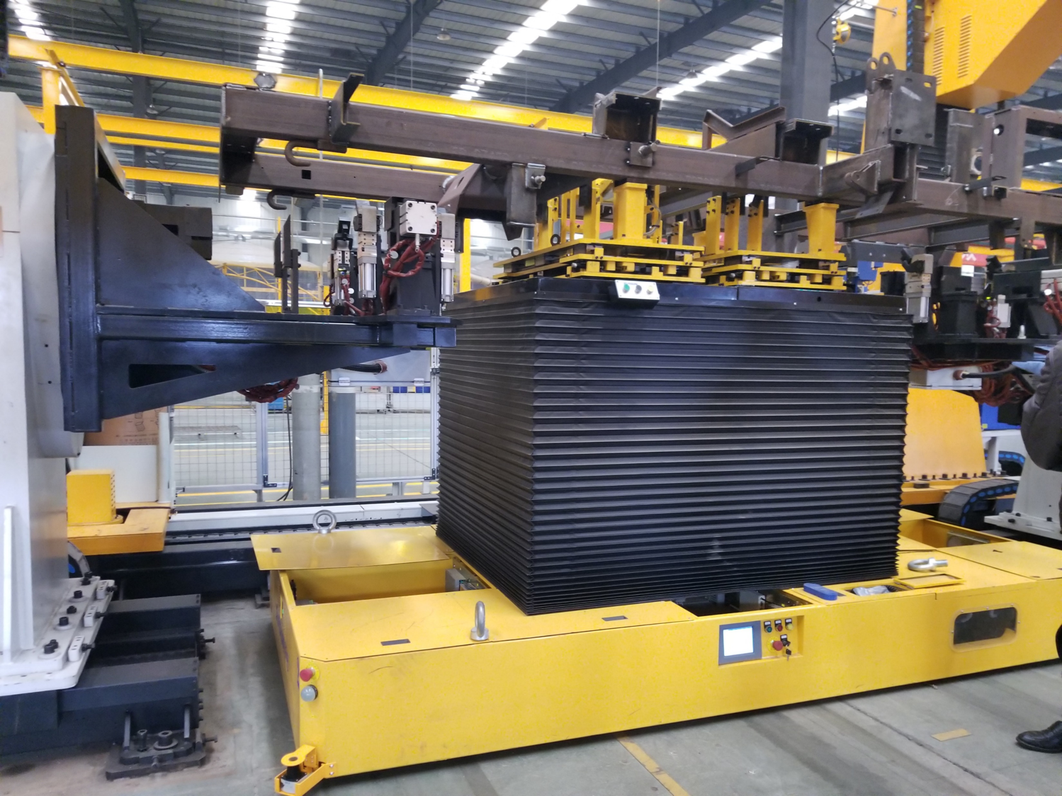 AGV：沈陽(yáng)新松、浙江大學(xué)